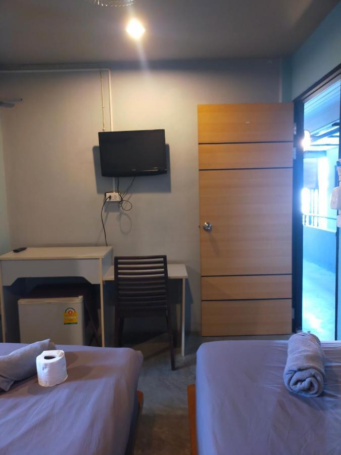 9 Hostel Chiang Mai Exterior photo