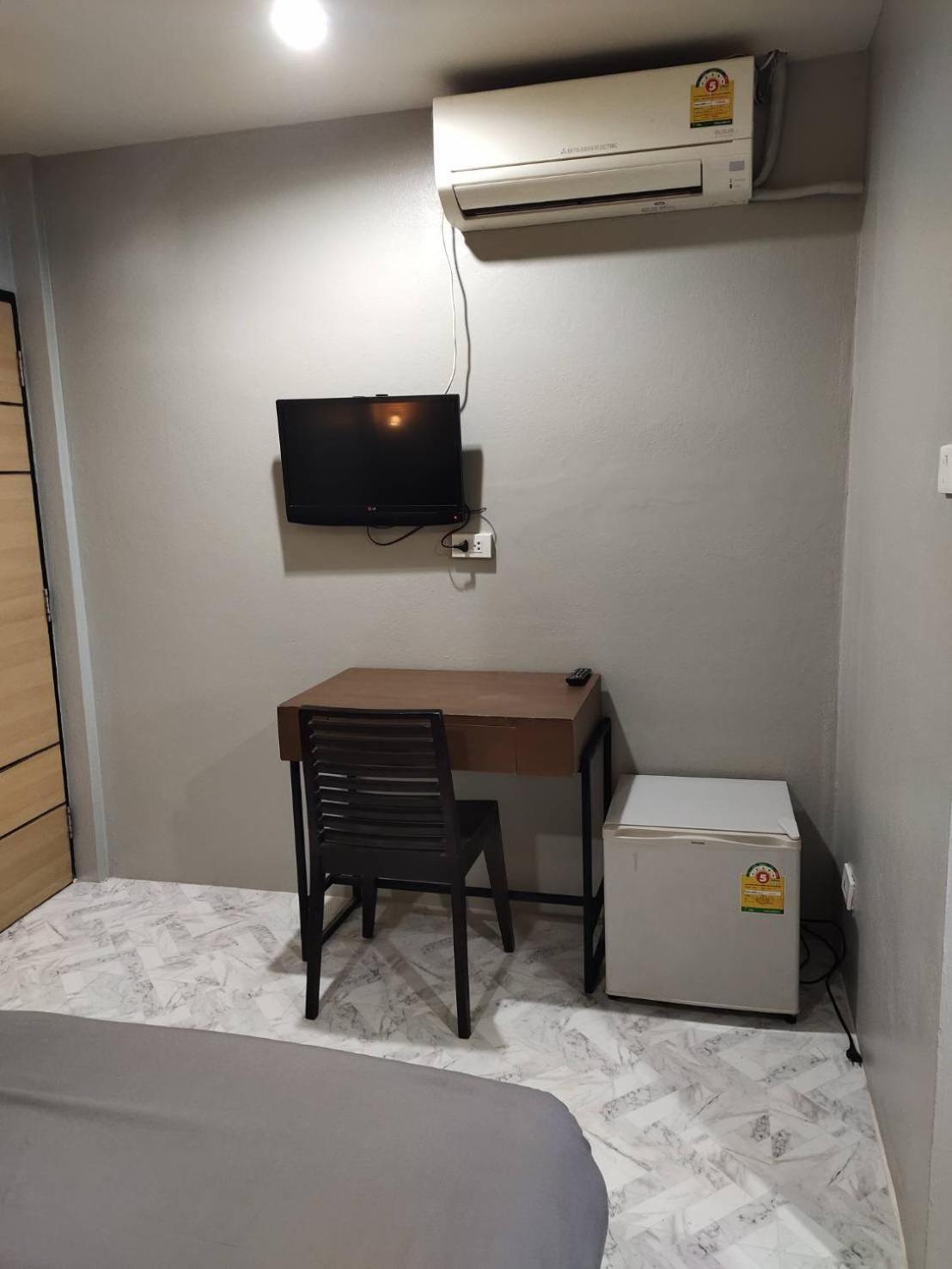 9 Hostel Chiang Mai Exterior photo